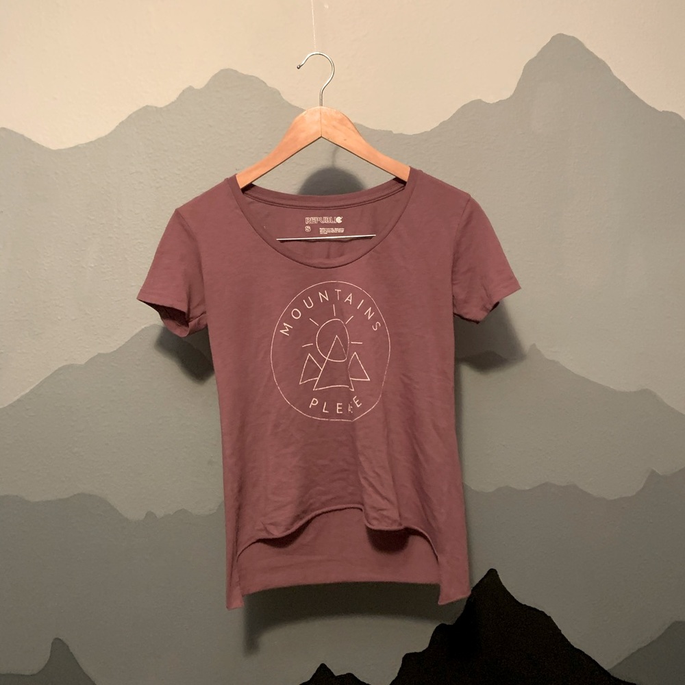 Mountains Please Tee